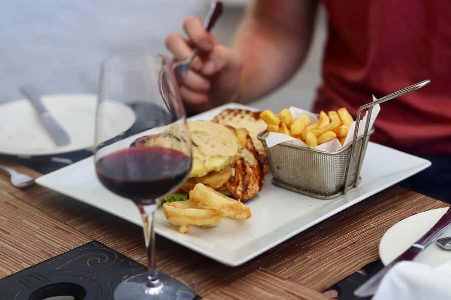 Full-Day Winelands E-Bike Tour with Wine Tasting & Lunch - First tasting stop in Stellenbosch: 3–4 wines and Méthode Cap Classique