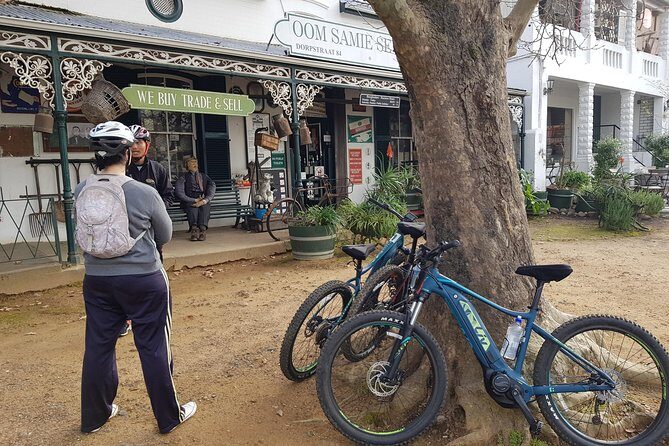 Guided Bike Tour of Stellenbosch - Meeting at Adventureshop Stellenbosch and Getting Set Up Fast