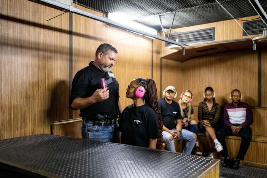 Gun Fun - Special Forces Indoor Shooting - For language comfort and first-time nerves