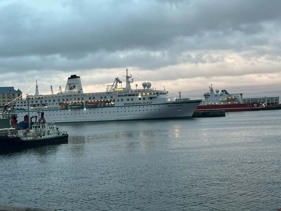 Half Day Robben Island including Tickets and Transfers Tour - The V&A Waterfront start: ferry energy and big views