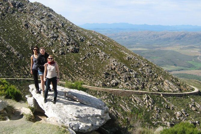 Half-Day Swartberg Pass PRIVATE Tour (including lunch & transfer - Oudtshoorn) - The Swartberg Pass gravel climb: why the guide matters