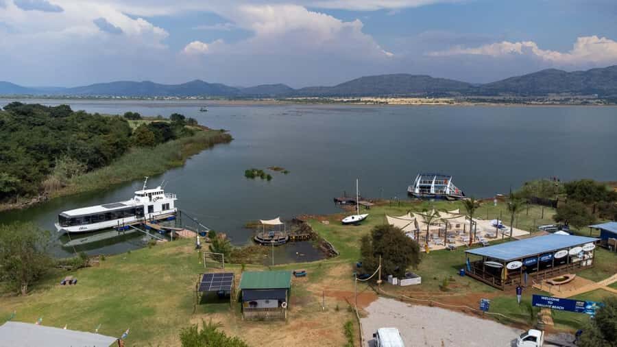 Hartbeespoort Dam: 1 Hour Cruise & Sunday Buffet Lunch - Drink rules and the no-cooler reality