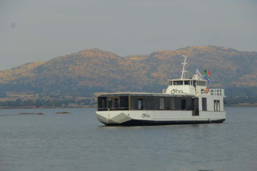 Hartbeespoort Dam: The Luxury Alba Boat Cruise with Food - The 2-Hour Flow: Lawn Drinks, Table Food, and a Cruise to De Rust