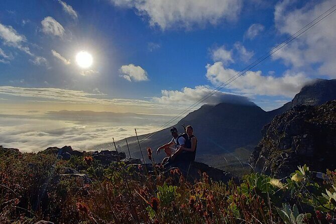 Hiking Table Mountain at sunrise Platteklip Gorge Morning Hike - Packing list and wearables: layers, shoes, water
