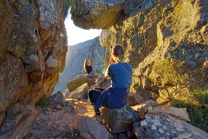 Hiking Table Mountain via India Venster Morning Hike - Past the corners: cliffs, ledges, and the shaded ravine