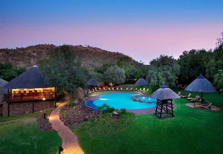 Johannesburg: 2-Day 4-Star Pilanesberg Safari - Vehicles and timing: your viewing strategy in plain terms