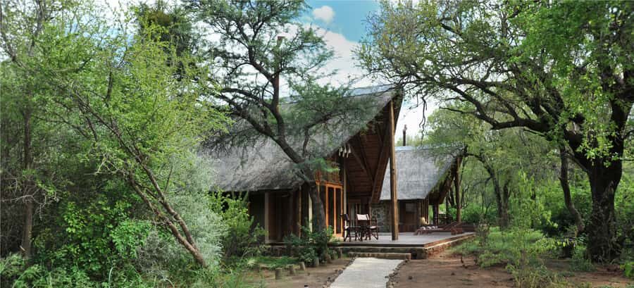 Johannesburg: 2-Day 4-Star Pilanesberg Safari - The lodge side: dinner, breakfast, and what to double-check