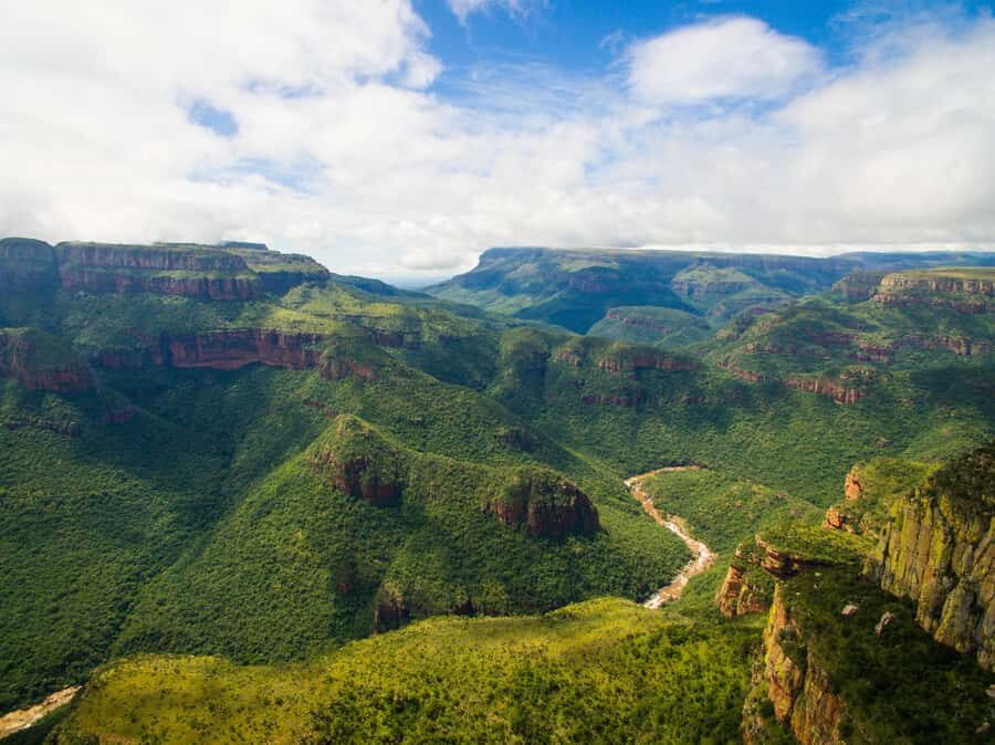 Johannesburg: 3-Day Classic Kruger National Park Safari Tour - Lodging and food: AC chalets, essential rooms, and meals that feel like part of the safari