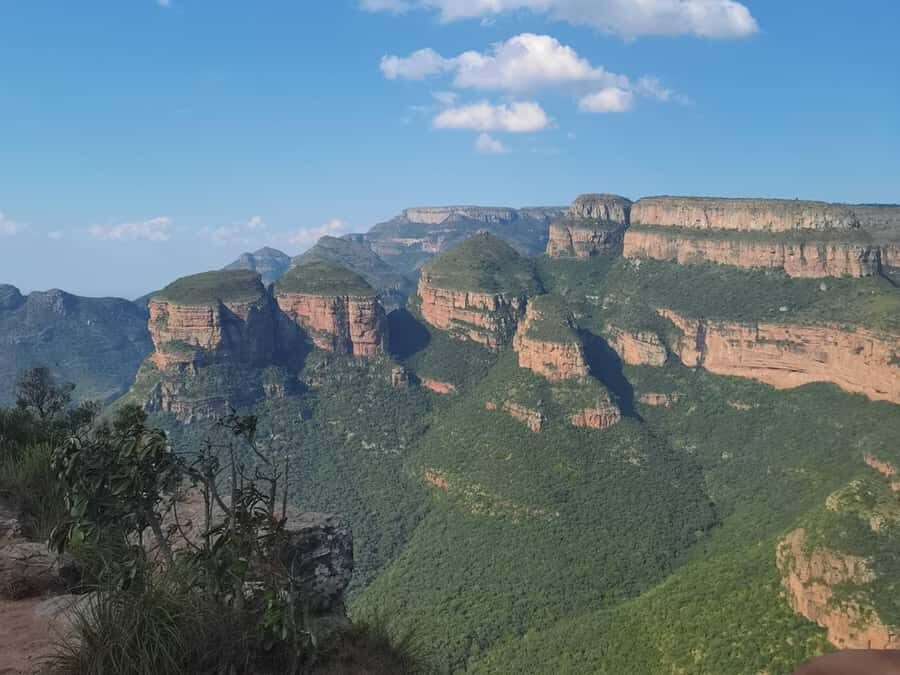 Johannesburg: 3-Day Panorama Tour with Kruger Park Safari - Day 1: Johannesburg to Hazyview via Dullstroom and Blyde River Canyon