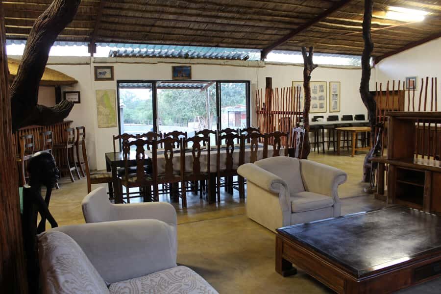 Johannesburg: Affordable 3 Day Kruger Park Safari - Day 1: Johannesburg to Tremisana and a sunset-to-night safari start