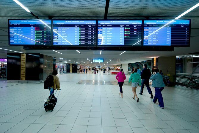 Johannesburg Airport Private Transfers: Departures (Hotel Pickup) - The pickup experience: choosing your spot in Sandton