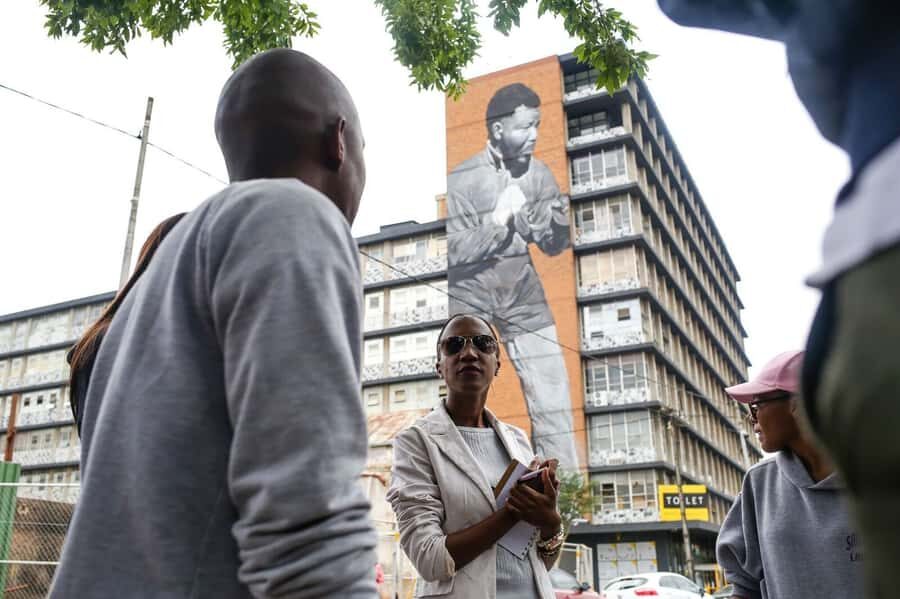 Johannesburg: City of Gold Walking Tour - Walking Johannesburg with a guide and a safe rhythm