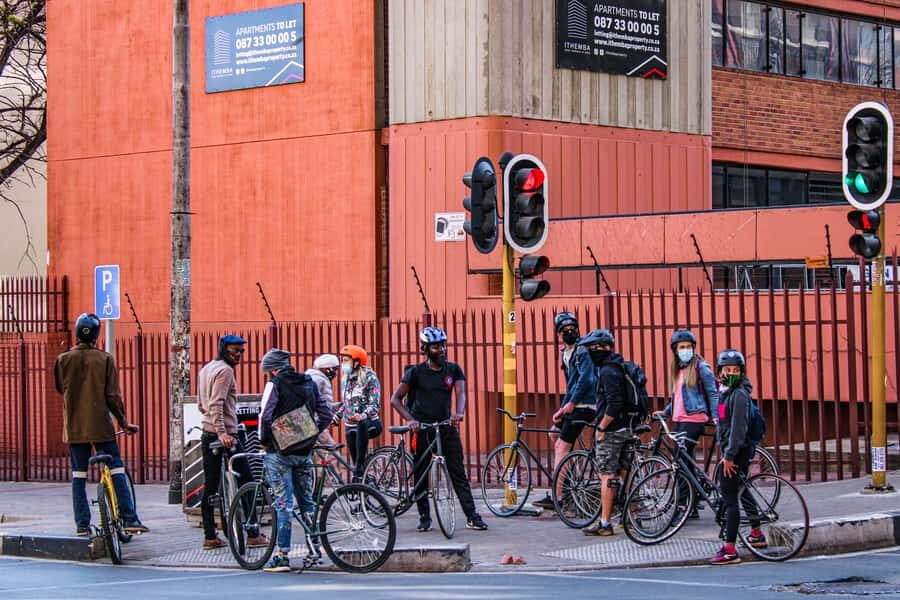 Johannesburg: Inner City Guided Cycling Tour - The bike, helmet, and flat-route reality