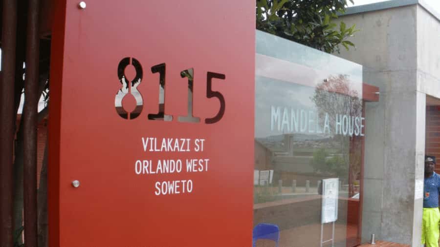 Johannesburg: Mandela Legacy Day Tour - Constitutional Hill prisons: learning the names behind the bars