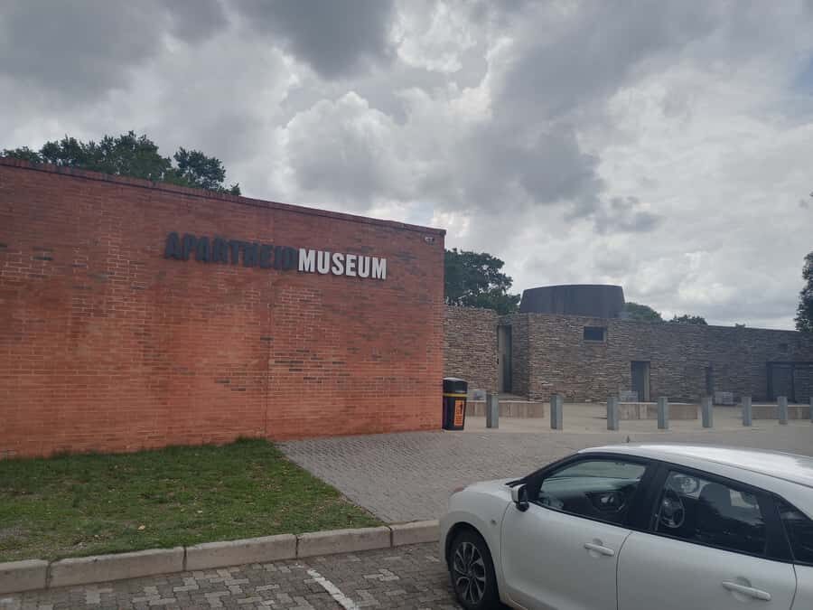 Johannesburg: Private Guided City Tour with Apartheid Museum - Should you book this Johannesburg private tour with the Apartheid Museum?