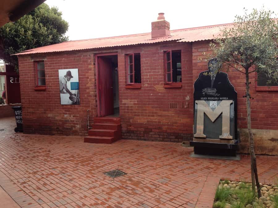 Johannesburg: Soweto Tour with Lunch - Mandela House: Photos Outside, Optional Museum Inside