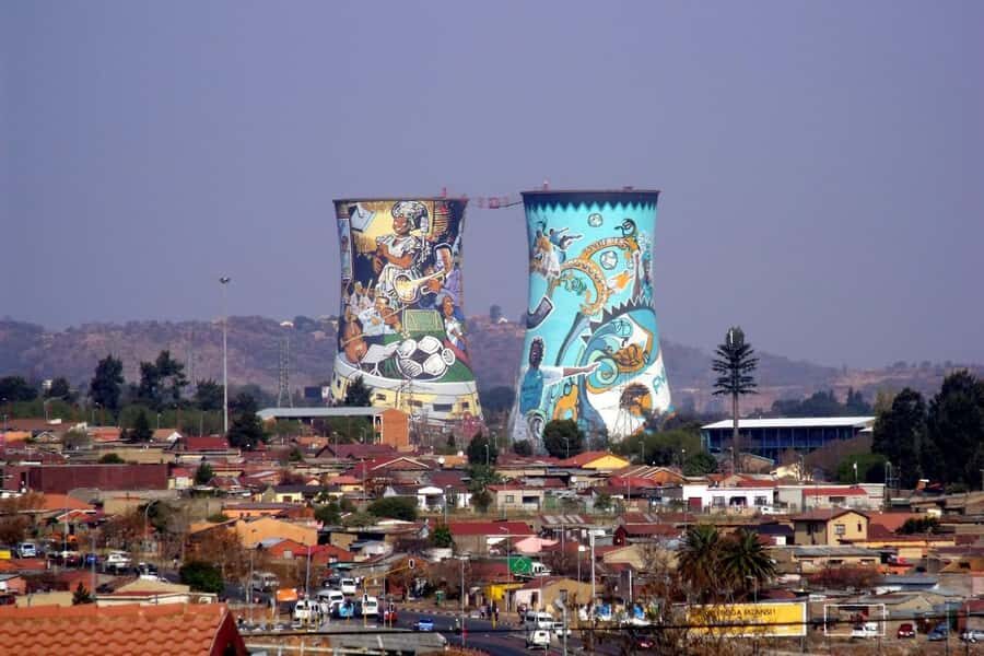 Johannesburg: Soweto Tour with Lunch - Lunch in Soweto: Included, Local, and Part of the Meaning