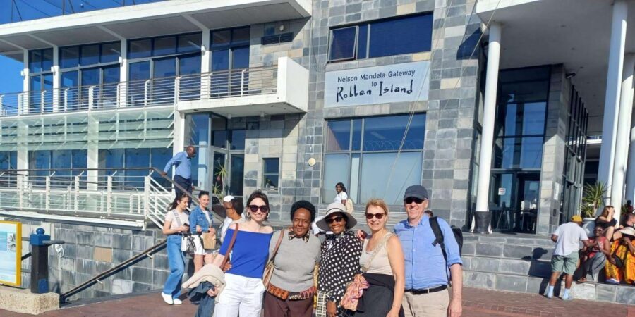 Kirstenbosch Garden, Bo-Kaap-Penguins & Cape Peninsula Tour - Kalk Bay Harbour Fish Market, Seals, and a Proper Pause