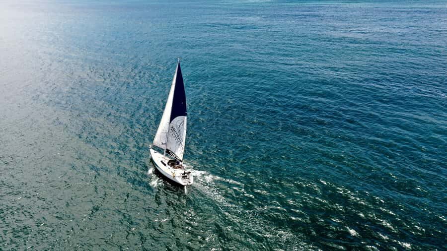 Knysna: 2.5-Hour Day Sail & Lunch Charter - Knysna Head weather matters: sailing where the wind allows