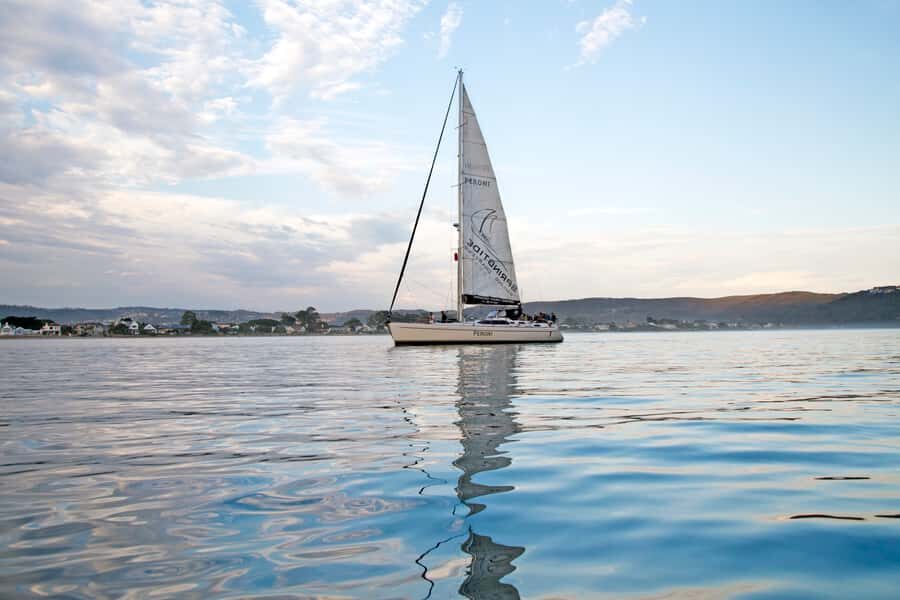 Knysna: 2.5-Hour Day Sail & Lunch Charter - The 2.5-hour pacing: from Drydock Food Co to the estuary and back