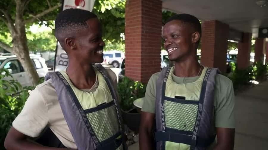 Knysna Kayak Hire - What happens before you push off: briefing, life jackets, English support