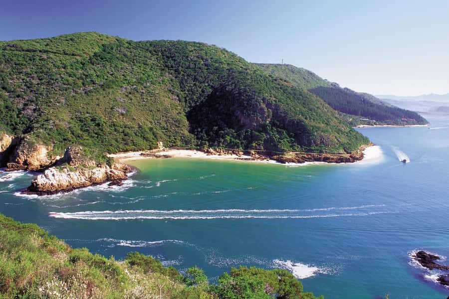 Knysna: Luxury Catamaran Marine Adventure Tour - Setting Sail: What the Knysna Heads Luxury Cruise Feels Like