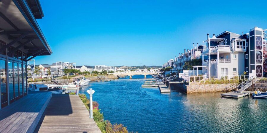Knysna: Sightseeing Cruise on Coquette - The hour on the water: your simple sailing arc
