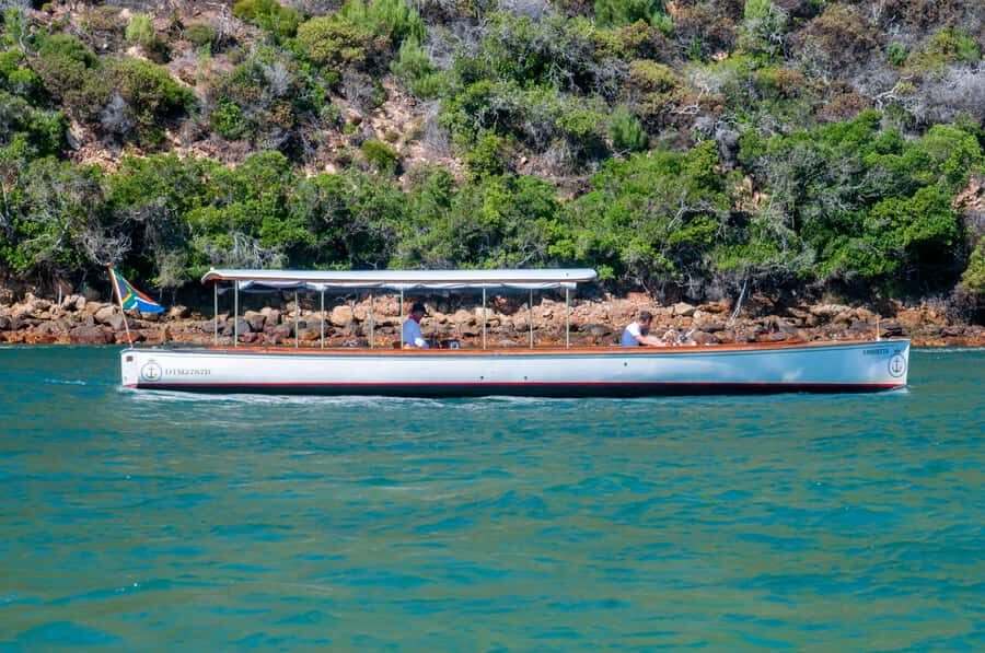 Knysna: Sightseeing Cruise on Coquette - The captain’s role: friendly service and real explanation