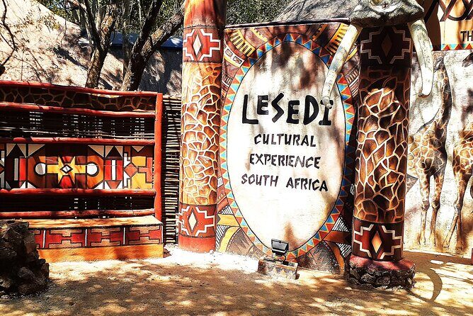 Lesedi cultural village tour - African crafts and souvenirs: how to shop without losing the vibe