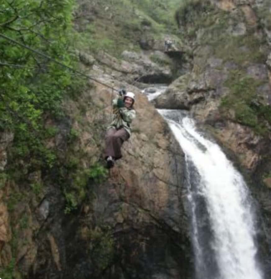 Magoebaskloof Adventures: 2H Canopy Tour - Safety on the cables: how the guides keep you moving