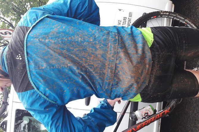 Mountain Biking Table Mountain to Constantia Morning Ride - The return toward Constantia wine estate: mix of tracks and tar