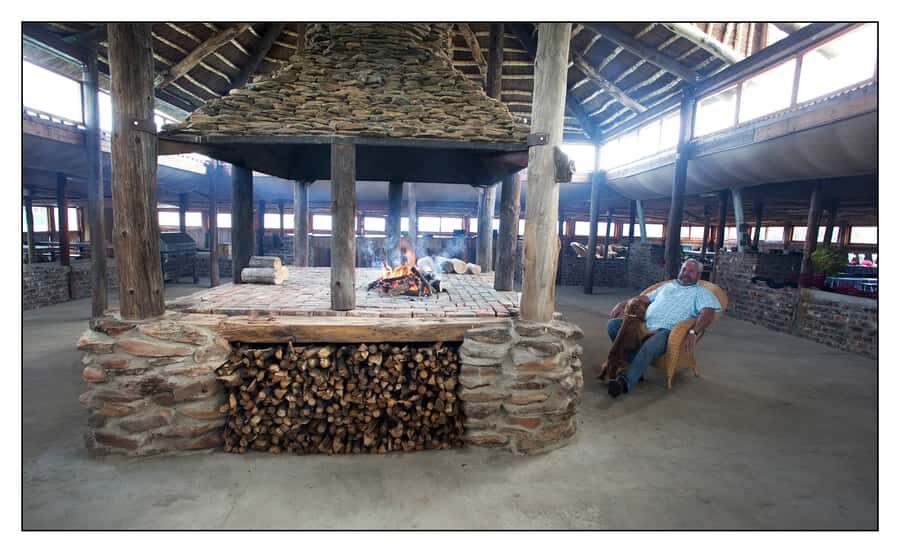 Oudtshoorn: Swartberg Mountain Pass Tour with Country Lunch - The lunch payoff: Karoo braai at Kobus se Gat