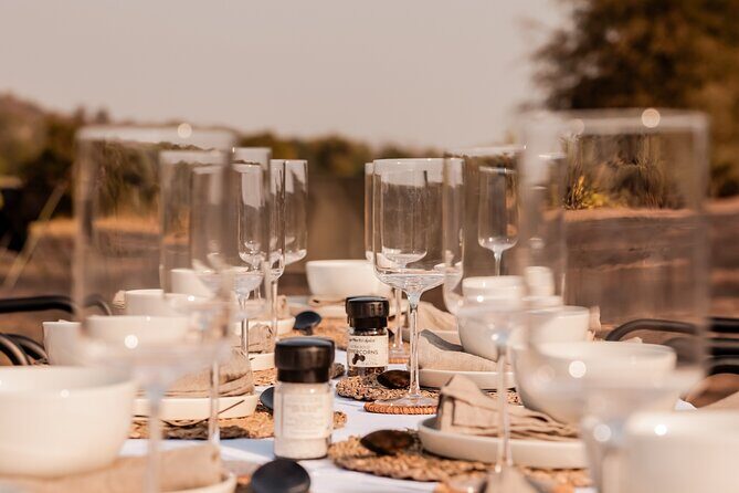 Overnight Trails Camp in Olifants River - Sundowner and the dinner hour: how the camp experience feels different at night
