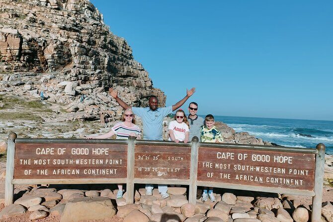 Penguins Boulders Beach and Cape Point Small Group Day Tour - Stop 1: Cape Town City Center for Fast Orientation