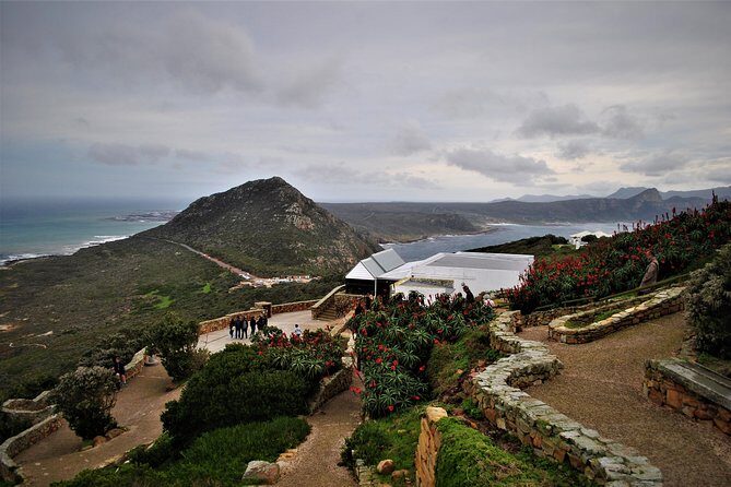 Peninsula Tour - Maiden’s Cove Braai Area: 12 Apostles Views in 10 Minutes