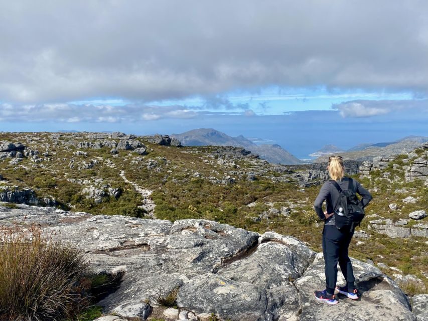 Platteklip Guide Hike + Cable Car Down | With Hotel Pick-up - The start: pickup, meeting point, and that early safety briefing
