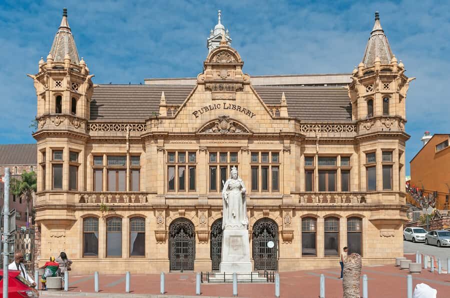 Port Elizabeth: 4x4 Wildlife Safari & City Sightseeing Tour - Donkin Reserve and the 1820 Settlers Pyramid: short stop, big “I get it” moment