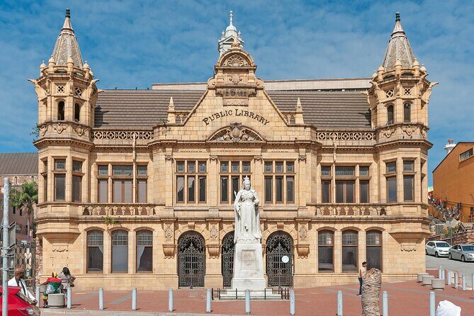 Port Elizabeth Safari and City Tour from Gqeberha - Donkin Reserve and Donkin Lighthouse views of Nelson Mandela Bay