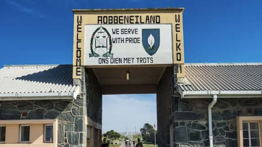 Pre-Booked Ticket Robben Island Half-Day Tour from Cape Town - Mandela Gateway Meeting Point vs Hotel Pickup: Don’t Get Caught Waiting