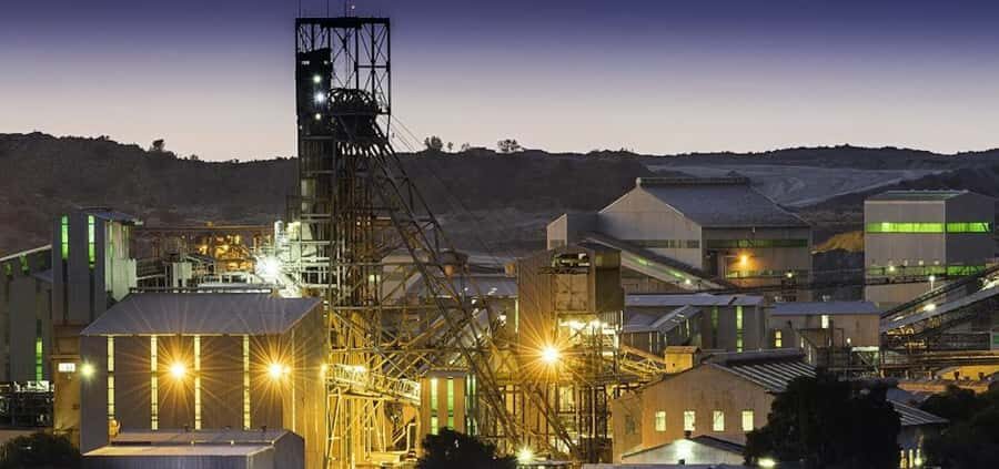 Pretoria: Cullinan Surface Diamond Mine Walking Tour - Cullinan Mine in Plain English: Why This Place Matters