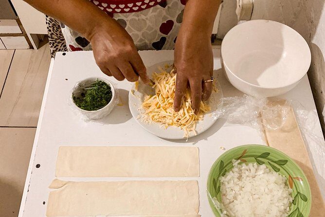 Private Authentic Cape Malay Cooking Class in Manenberg with Locals - Why Manenberg, and not a restaurant, makes this cooking class feel real