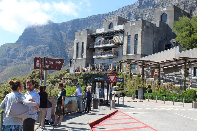 Private Cape Town City Tour Table Mountain + Cable car ticket H/D - Cape Flats history and the forced removals story