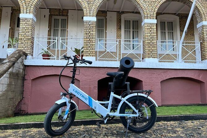 Private E-bike Tour in St. Lucia Northern - Gros Islet: Colonial Buildings, a Catholic Church, and Street-Level History