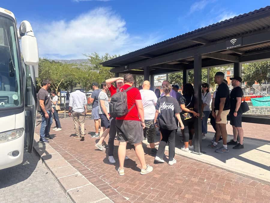 Private Full Day Tour to Robben Island and Table Mountain - What can go wrong—and how this tour seems to handle it