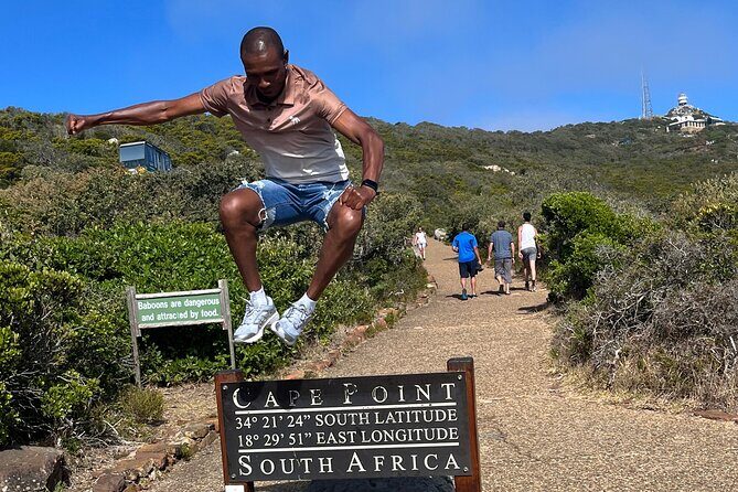 Private Guided Tour in Cape of Good Hope and Table Mountain - Start at the V&A Waterfront, then ride the scenic spine