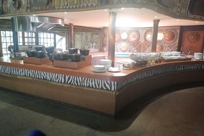 Private Lesedi Cultural Village Half Day Tour - Johannesburg to Lesedi Cultural Village: the drive and first impressions
