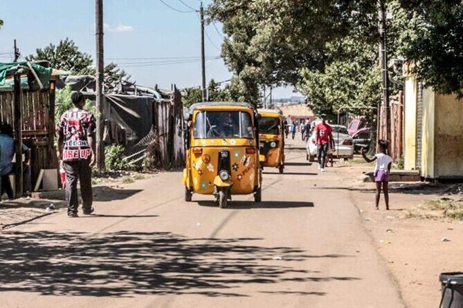 Private local authentic soweto Moto taxi experience - Stop 3 in Soweto: bunny chow lunch, potjie stews, and a real taste of place