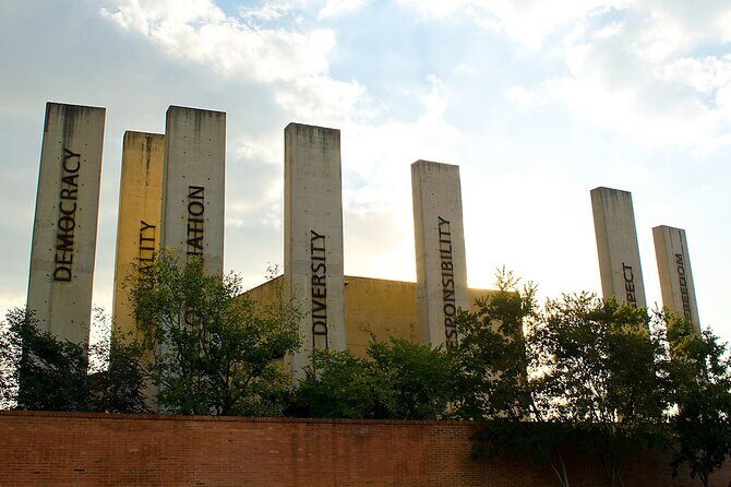 Private Tour of Johannesburg, Soweto and Apartheid Museum - A smart one-day plan for Johannesburg contrasts