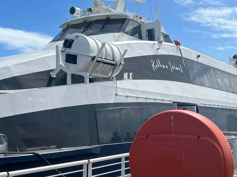 Private Tour: Robben Island, City Tour and Table Mountain - The value of a private day that actually flows