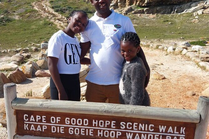 Private Tour: Table Mountain Boulder's Beach Penguin Cape Point - Camps Bay and the Atlantic Seaboard: 12 Apostles Photo Pause